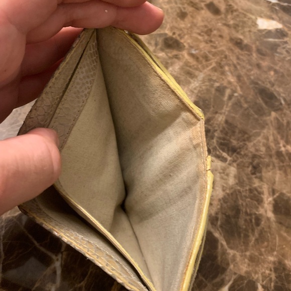 Hobo International Snakeskin Rachel Wallet - Picture 9 of 12